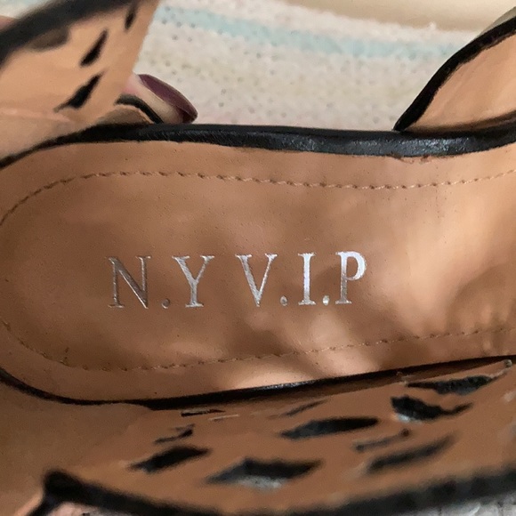 LAST CALL NY VIP black cut-out booties - Picture 12 of 13